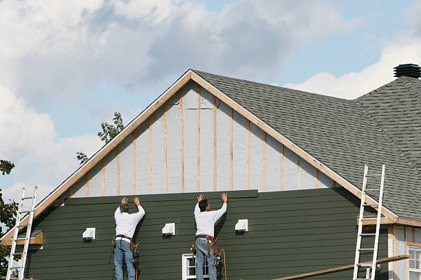 Professional Emergency Siding Repair technician working in Floral City, FL